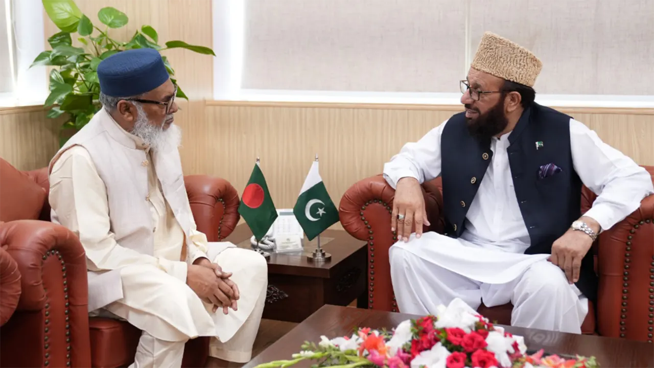 ইসলামাবাদে ধর্ম উপদেষ্টাকে সংবর্ধনা, দুই দেশের ধর্ম ও শিক্ষার বিষয়ে সংলাপ